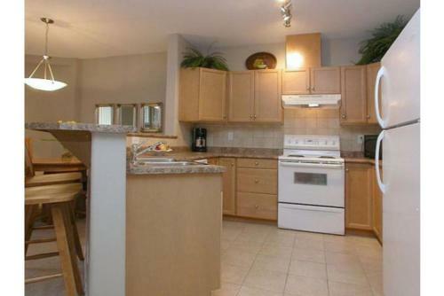 Downtown Kelowna Two Bed Suite Discovery Bay