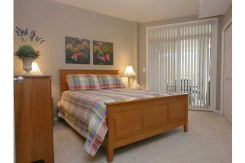 Downtown Kelowna Two Bed Suite Discovery Bay