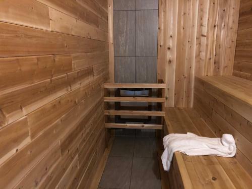 Hotel Villa Inn & Suites