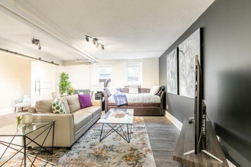 Apartamento Upscale 2br - Boutique Condo - Prime Location Downtown!