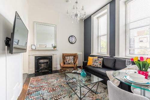 Upscale 1br - Boutique Apartment - Prime Location Downtown!