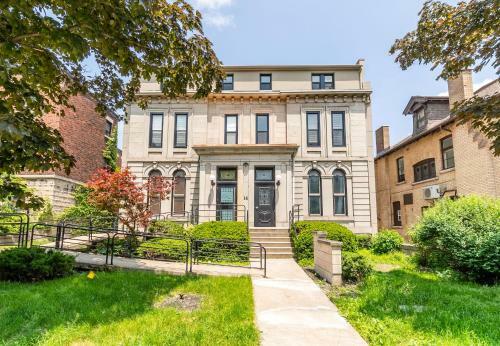 Stunning 1br - Boutique Apartment - Prime Location!
