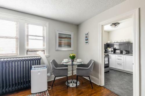 Upscale Studio - Boutique Apartment - Prime Walk Location!
