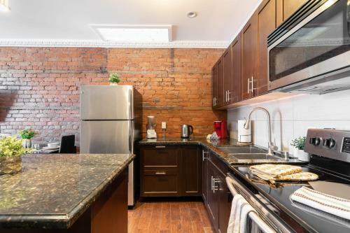 Upscale 2br With King Bed - Boutique Apartment - Prime Location!