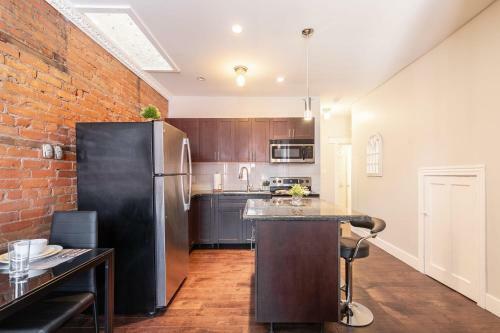 Upscale 2br With King Bed - Boutique Apartment - Prime Location!