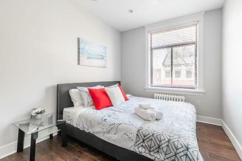 Upscale 2br With King Bed - Boutique Apartment - Prime Location!