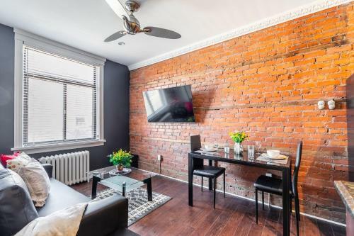 Upscale 2br With King Bed - Boutique Apartment - Prime Location!