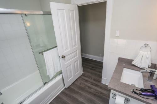 Cozy Apartments In Kitchener