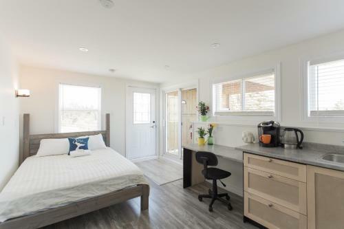 Hostal Whale House Guest House