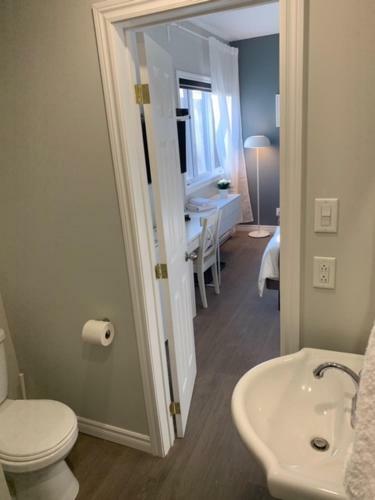 Bed & Breakfast Cozy Room-olympic Stadium Montreal Downtown #1