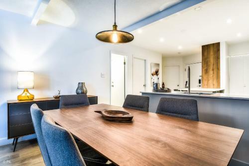 Chic Mt-tremblant Condo With View On The Lake