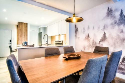 Chic Mt-tremblant Condo With View On The Lake