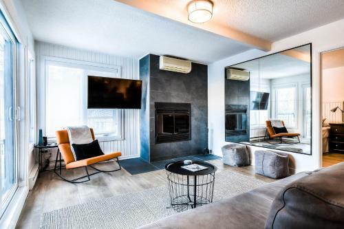 Chic Mt-tremblant Condo With View On The Lake