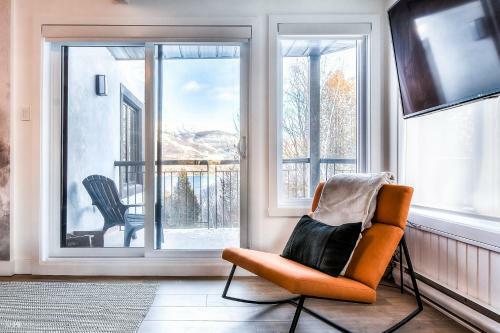 Chic Mt-tremblant Condo With View On The Lake