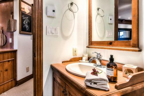 Ski In Ski Out 3 Bedrooms On 2 Floors