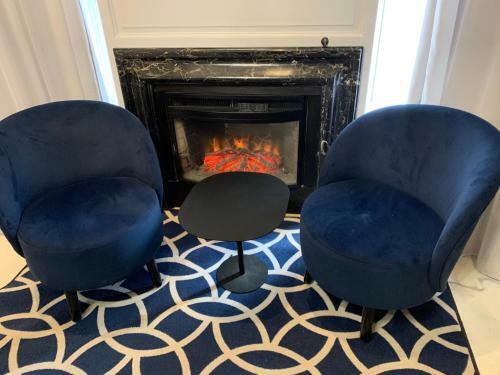 Hostal Room In Bb - Queen Studio Room Downtown Musees Montreal