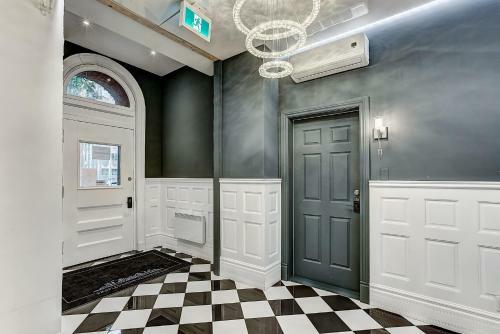 Hostal Room In Bb - Queen Studio Room Downtown Musees Montreal