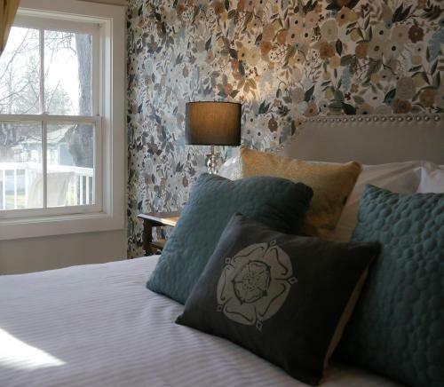 Bed & Breakfast Harrogate House Inn, Circa 1818