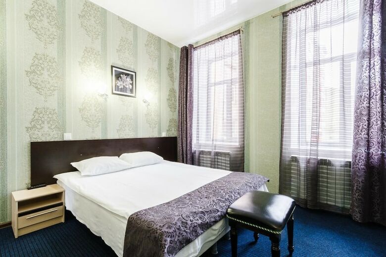 Alluria On Mytninskaya Hotel