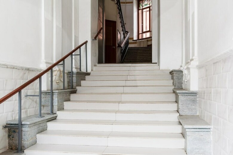 Alluria On Mytninskaya Hotel