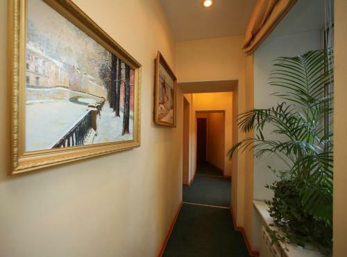 Hotel Elegia