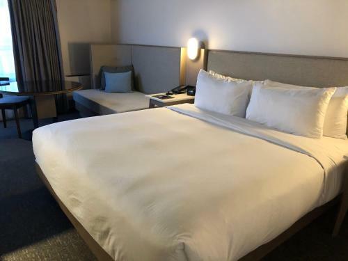 Hotel Doubletree By Hilton St. John's Harbourview