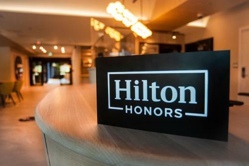 Hotel Doubletree By Hilton St. John's Harbourview