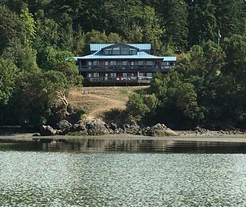 Bed & Breakfast Arbutus Cove Guesthouse