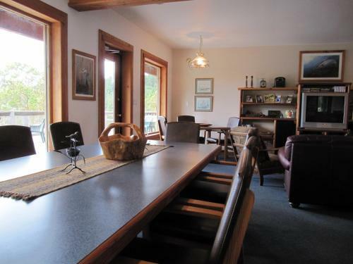 Bed & Breakfast Arbutus Cove Guesthouse