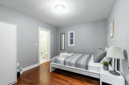 Newly Renovated - Modern 3br Apartment - Trinity Bellwoods!