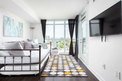 Modern Stylish 4 Bed Suite Cn Tower