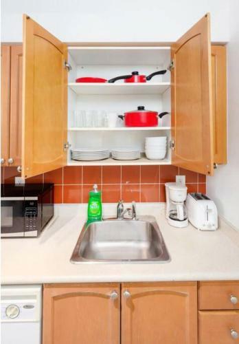 Cozy Studio Apartment Cn Tower Lake Views