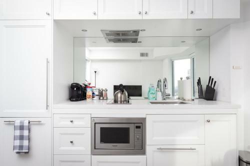 Chic 1 Bedroom Apartment In Yorkville