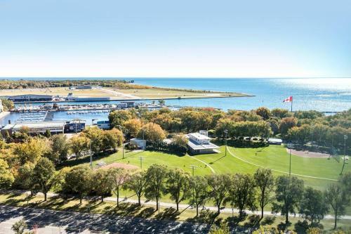 Amazingly Located Studio With Lake Views