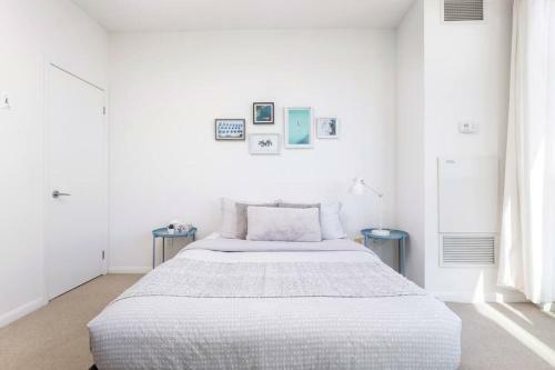 Amazingly Located Studio With Lake Views