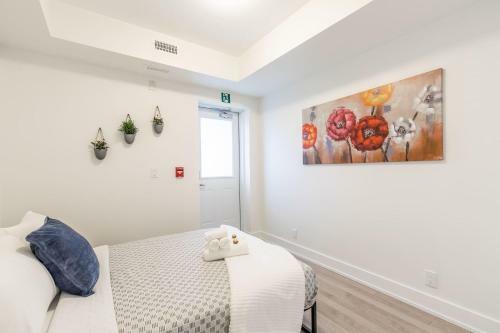New - Upscale 3br Apartment - Near High Park!