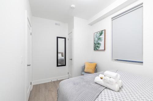 New - 3br Luxury Apartment - Near High Park!