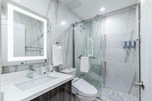 Prime Location - Stunning 2br - Newly Renovated!