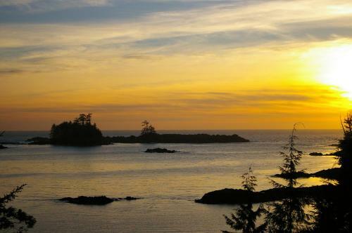 Bostrom's B&B On Little Beach Bay