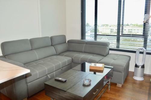 The Jukebox Modern Industrial 1 Bedroom Downtown