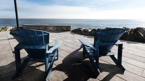 Otter Grotto 1 Bed Suite - Oceanfront Relaxation