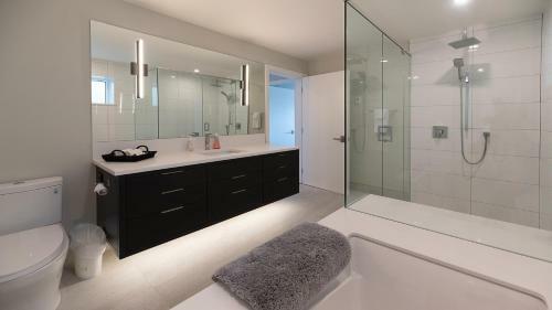 Otter Grotto 1 Bed Suite - Oceanfront Relaxation