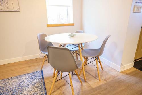 Storm Bay Inlet Facing Suite With Chefs Kitchen