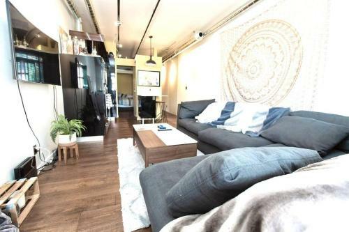 Luxurlous Centrally L0cated Condo