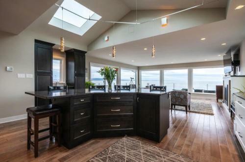*10 Mile Point Stunning Oceanfront