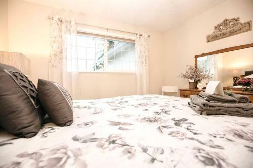 Lovely Cottage By The Clty