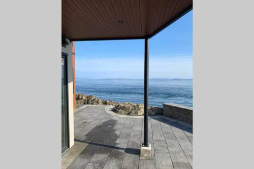 Otter Grotto 2 Bed Suite - Oceanfront Relaxation