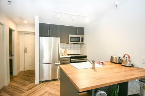 Modern Village Condo With Spectacular Mountain Views