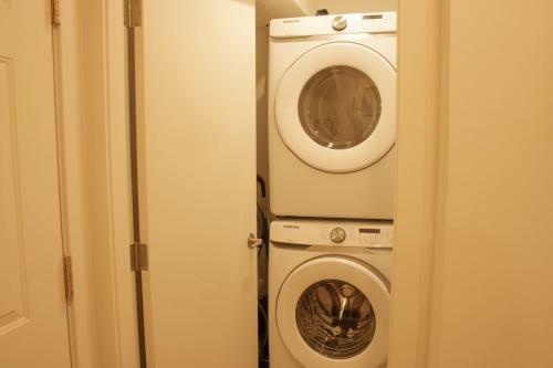 Modern Village Condo With Spectacular Mountain Views