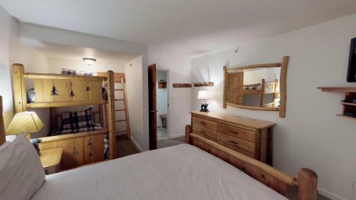 Spacious Ski In Ski Out Condo By Harmony Whistler